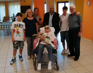 Novara festeggia i 101 anni di Regina Meneghinello