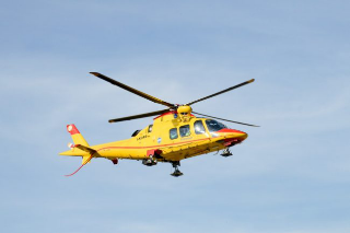 Nebbiuno - 15enne cade dallo scooter: trasportato in codice rosso