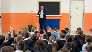 Novara - Il Sindaco Canelli e l’assessore Negri in visita alle scuole per l’avvio dell’anno