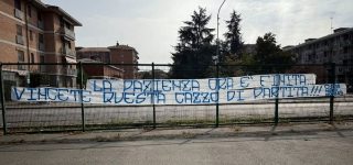 Novara, striscione della Curva Nord al Piola: “La pazienza è finita”