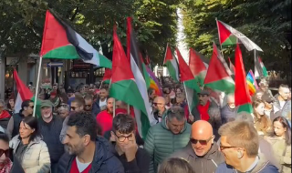 Novara - Corteo in piazza Cavour per lo sciopero generale del 3 ottobre