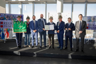 Gli Alpini di Novara premiati dalla Regione Piemonte per l’impegno ambientale
